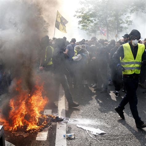 Gilet Gialli In Piazza Il Primo Maggio Scontri E Feriti A Parigi