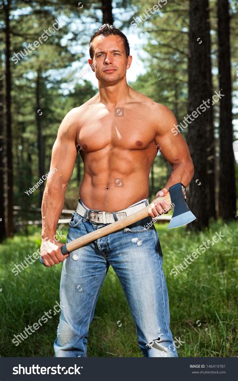 Shirtless Muscled Fitness Lumberjack Man Axe ภาพสต็อก 146419781