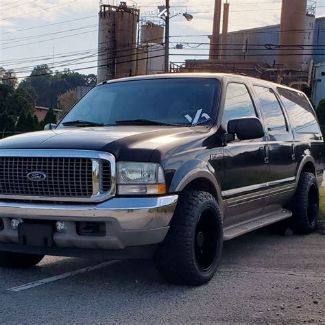 Ford Excursion Off Road