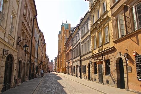 WaRsAw OLd tOwN | SWEENEY