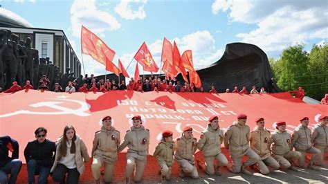 Communists across Europe mark 78th anniversary of Soviet victory over ...