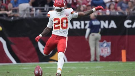 Chiefs safety Justin Reid honed kicking technique at Tuesday practice