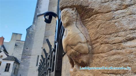 La Chouette De Dijon Chouette Porte Bonheur Sculpt E Dans Une Fa Ade