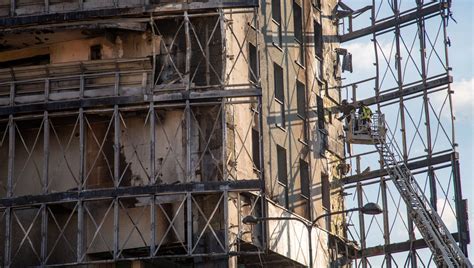 Incendio Milano I Pannelli Di Copertura Della Torre Fatti Di