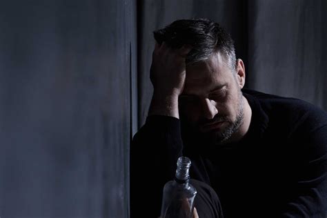 Symptoms of Alcohol Abuse | Addiction Treatment