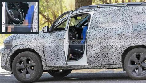 7-seater Renault Bigster SUV Interior Spied, New Details Out