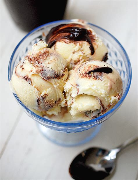 Vanilla Fudge Swirl Ice Cream Eva Bakes