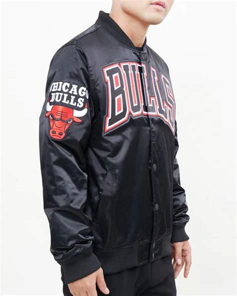 Mens Pro Standard Chicago Bulls Satin Jacket Mlj