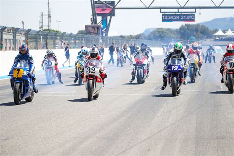 VIDEO Yamaha Racing Heritage Club Begint 2023 In Stijl Op Circuit