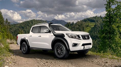 Nissan NAVARA OFF ROADER AT32 Pick Up Truck Nissan