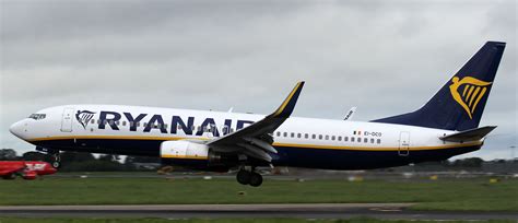 EI DCO Ryanair Boeing 737 8AS Inbound From Stansted Airpor Flickr