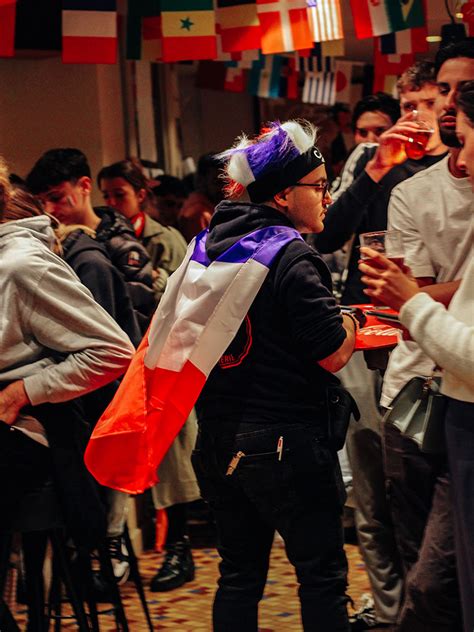 Ambiance Coupe Du Monde Carnaval Caf