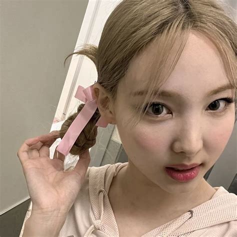 Icon Details Kpop Twice Nayeon South Korean Girl Group Aesthetic Pink