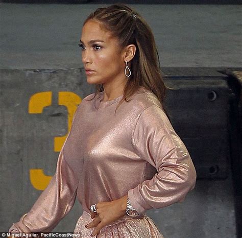 Jennifer Lopez 44 Shows Up For American Idol Taping In Flirty Pink