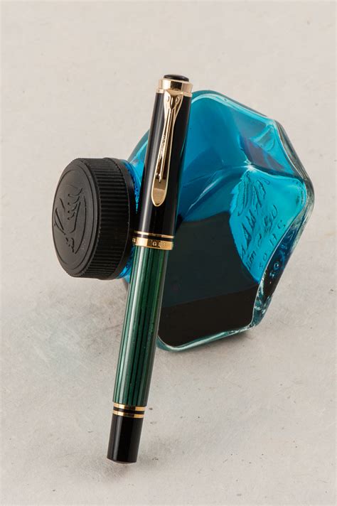 Review Pelikan Souver N M Green Striped Oblique Medium Nib