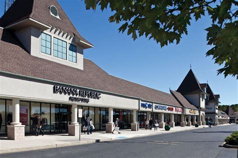 Jackson Premium Outlets, 537 Monmouth Rd, Jackson, NJ - MapQuest