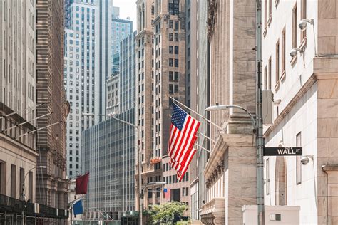 Bolsas De Ny Fecham Em Queda Em Meio A Temporada De Balan Os Tempo