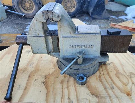 Used Vintage Columbian M Bench Vise Jaws W Swivel Base For