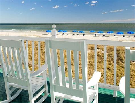 Best Beach Towns USA Each With A Spectacular Stretch Of Sand Beach