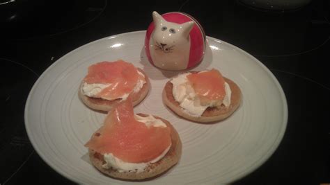 Blinis With Cream Cheese And Smoked Salmon Ricette Misfatti