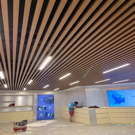 Aluminum Metal Wooden False Baffle Ceiling Design For Lobby With CE SGS