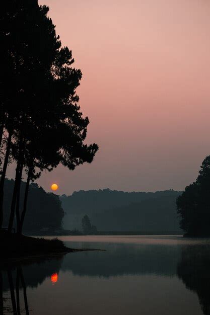 Amanecer En Pang Ung Embalse De Pang Tong Provincia De Mae Hong Son