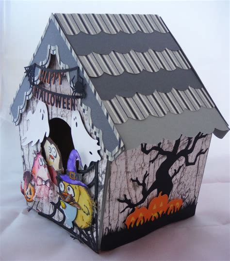 She's a Sassy Lady: Bird Crazy Halloween Birdhouse