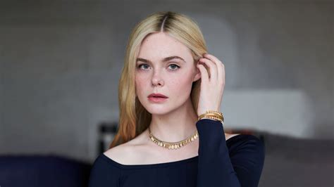 A Elle Fanning Blonde Celebrity Photo K Wallpaper Pc Desktop