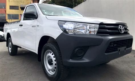 Toyota Hilux Cabine Simples Ficha Técnica e Preço 2024