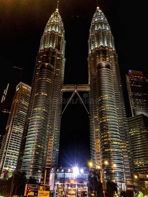 Night View Twin Tower Petronas Editorial Stock Image - Image of 6plus ...