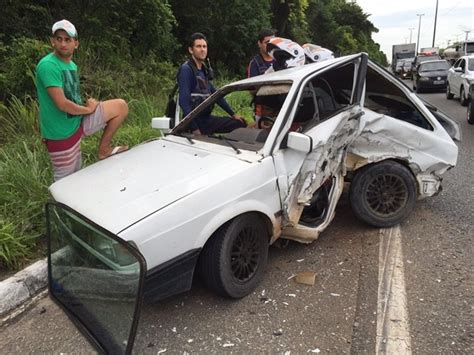 G1 Colisão entre carros na BR 230 em João Pessoa deixa trânsito