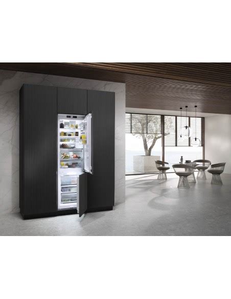 MIELE KFN 7795 D Integrated Built In Fridge Freezer