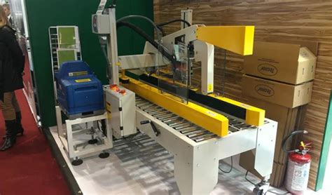 Gurki Auto Hot Melt Glue Carton Box Flaps Folding Sealing Gluing Machine Carton Sealing