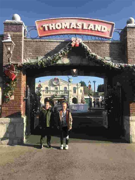 Christmas at Drayton Manor – Entertain the kids