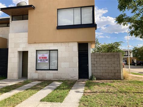 Casa En Esquina Con Terreno Excedente En Pozos Provincia De San Luis