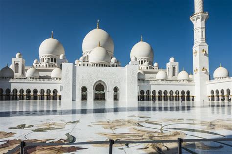 Dubai,Jumeirah Mosque editorial stock image. Image of architecture ...