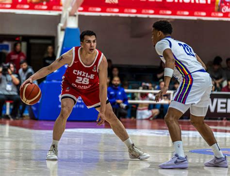 Alumni fue protagonista en triunfo histórico de la Selección Chilena de