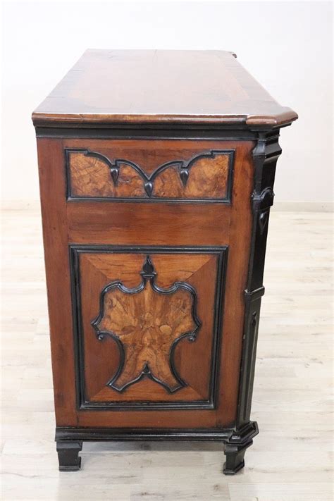 Proantic Commode Ancienne En Noyer 17ème Siècle