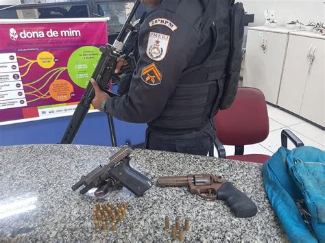 Ap S Ser Flagrado Armas Homem Oferece R Mil Para N O Ser Preso