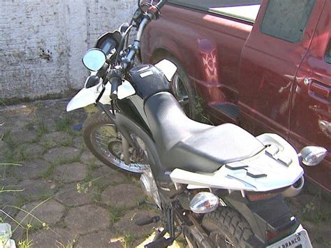 G1 Homens são presos motocicleta roubada do Depasa em Rio Branco