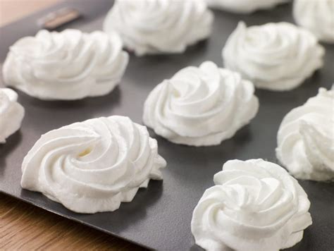 8 Best Meringue Powder Substitutes - Substitute Cooking