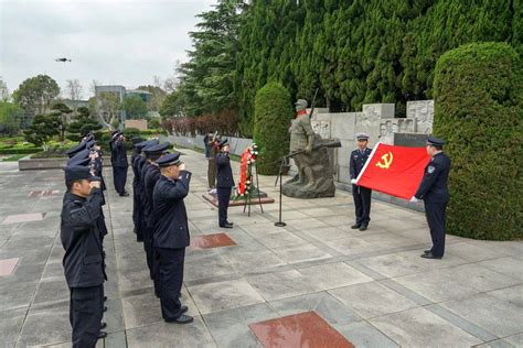 祭英烈，学英模！徐汇公安开展清明缅怀纪念活动老同事制服周桂