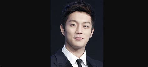 Profil Yoon Doo Joon Pemeran Sosok Jung Seok Di Drakor There Is No Goo