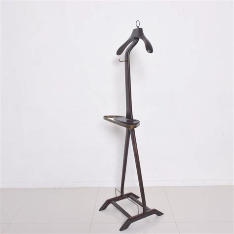 Ico Parisi For Fratelli Reguitti Sculpted Valet Stand In Mahogany And Brass Italy For Sale At