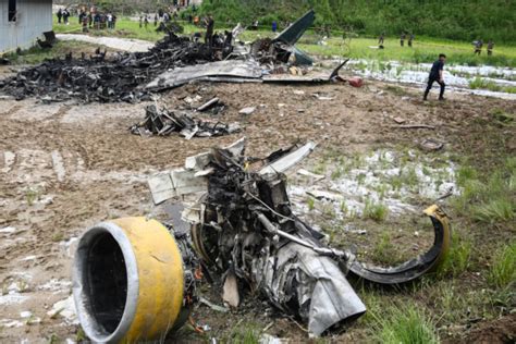 尼泊爾一客機起飛時墜毀 至少18人死亡 飛機 大紀元