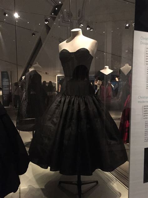 Royal Ontario Museum S Dior Exhibit 2018 This Is The Underskirt To