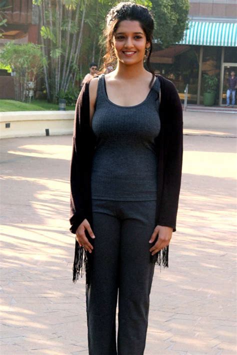 Beautiful Hot Actress Rithika Singh Beautiful Hot Photo Gallery