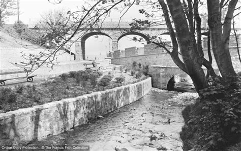 Photo of Old Colwyn, Beach Road Gardens c.1932