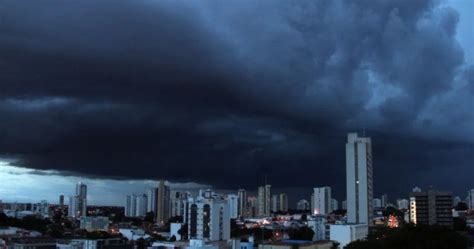 Inmet emite alerta de temporais para mais de 100 municípios de MT veja