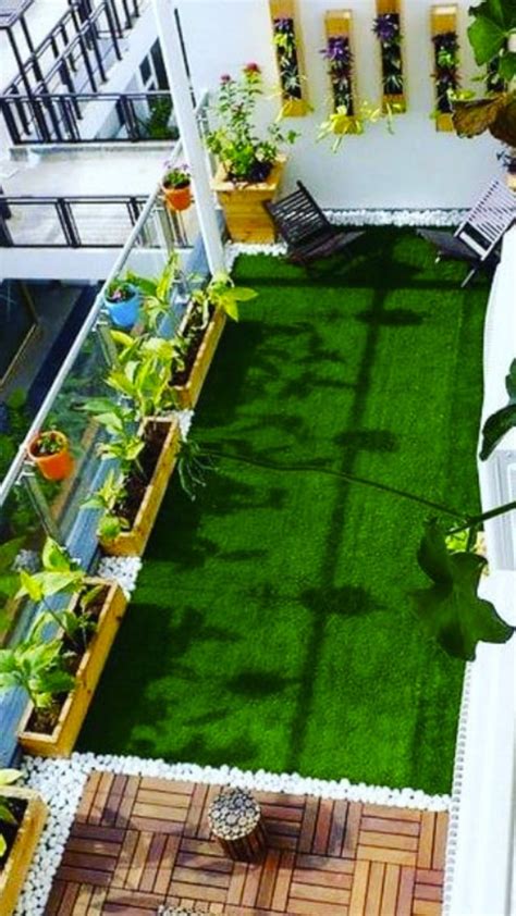 Fake Grass Balcony Ideas | Fake grass balcony, Apartment patio decor ...